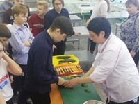 Школьники попробовали себя в профессиях