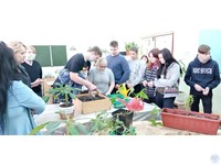 Педагоги и студенты участвуют в профориентационных встречах