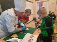 Второклассникам в игровой форме рассказали о профессиях