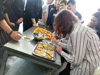 Ученики школы участвовали в кулинарных мастер-классах