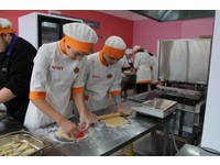 На профпробах печенье испекли мальчишки