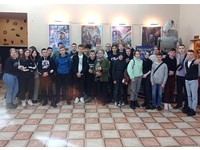 Активных студентов наградили билетами в кино