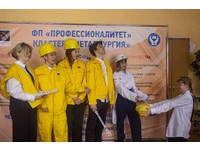 На станции «Амбассадорная» сделали креативные фото