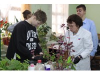 В РОЛИ РАБОЧИХ ЗЕЛЕНОГО ХОЗЯЙСТВА