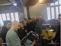 СТУДЕНТЫ — В ВУЗЫ